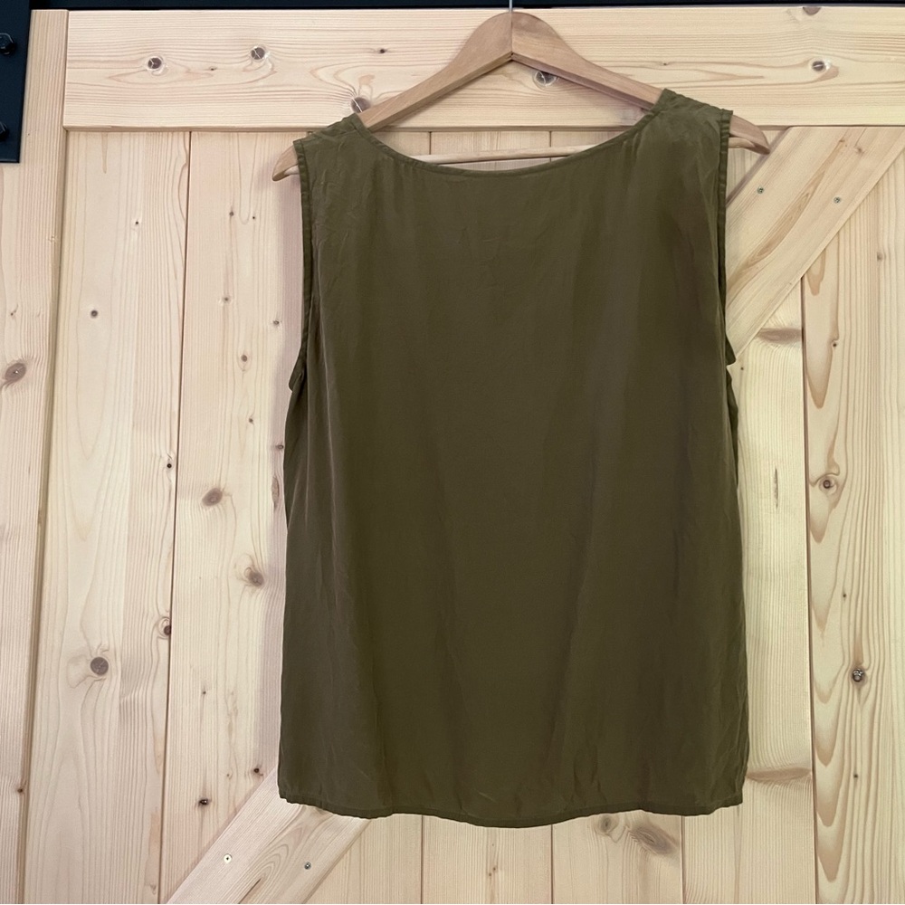 🫒Eileen Fisher Olive Sleeveless Silk Tank Top🍸 - Picture 2 of 4